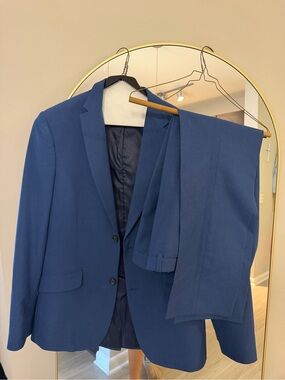 Classic Men's Navy Blue Two-Piece Suit - Perry Ellis